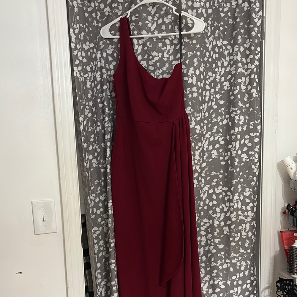Elegant Burgundy Evening Gown